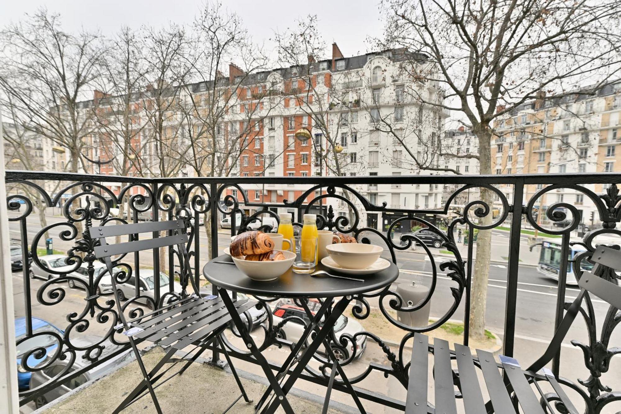 Proche Parc Monceau - Gourgaud Appartement Parijs